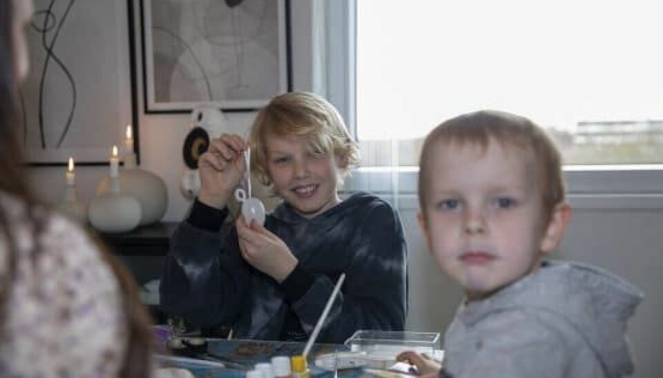 Camilla har 11-årige Sebastian fra et tidligere forhold, og han er mindst lige så kreativ som sin mor. (Foto: Lars E. Andreasen)
