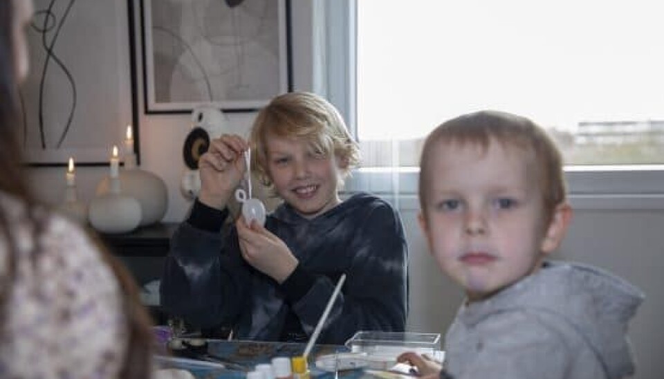 Camilla har 11-årige Sebastian fra et tidligere forhold, og han er mindst lige så kreativ som sin mor. (Foto: Lars E. Andreasen) Camilla har 11-årige Sebastian fra et tidligere forhold, og han er mindst lige så kreativ som sin mor. (Foto: Lars E. Andreasen)