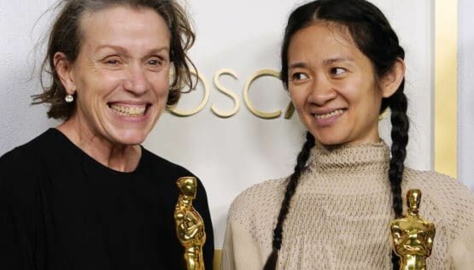 Filmen 'Nomadland' blev kåret som Bedste film til Oscar-uddelingen. Hertil vandt filmens hovedrolle, skuespilleren Frances McDormand, prisen for Bedste kvindelige hovedrolle, mens filmens instruktør, Chloé Zhao, vandt for Bedste instruktør (Foto: Chris Pizzello-Pool/Getty Images)