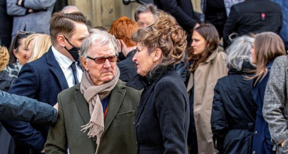 Finn Nielsen, 84, og Michelle Bjørn-Andersen, 66. I kirken sås også Peter Frödin, Asger Reher, Steen Stig Lommer og Gordon Kennedy (Foto: Michael Stub) Finn Nielsen, 84, og Michelle Bjørn-Andersen, 66. I kirken sås også Peter Frödin, Asger Reher, Steen Stig Lommer og Gordon Kennedy (Foto: Michael Stub)