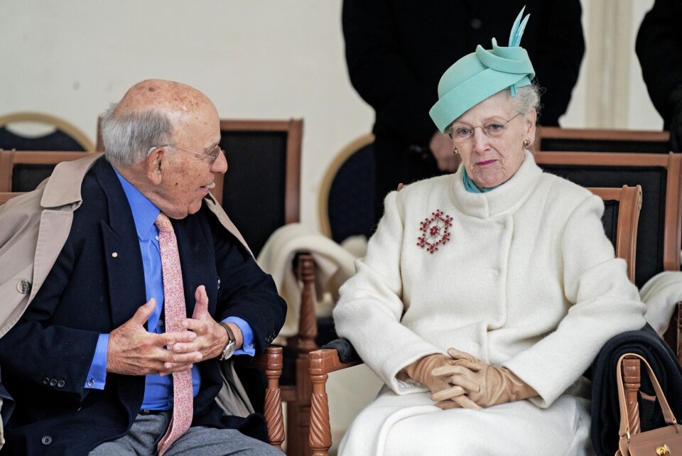 90-årige Ole Philipson og dronning Margrethe (Foto: Anthon Unger) 90-årige Ole Philipson og dronning Margrethe (Foto: Anthon Unger)