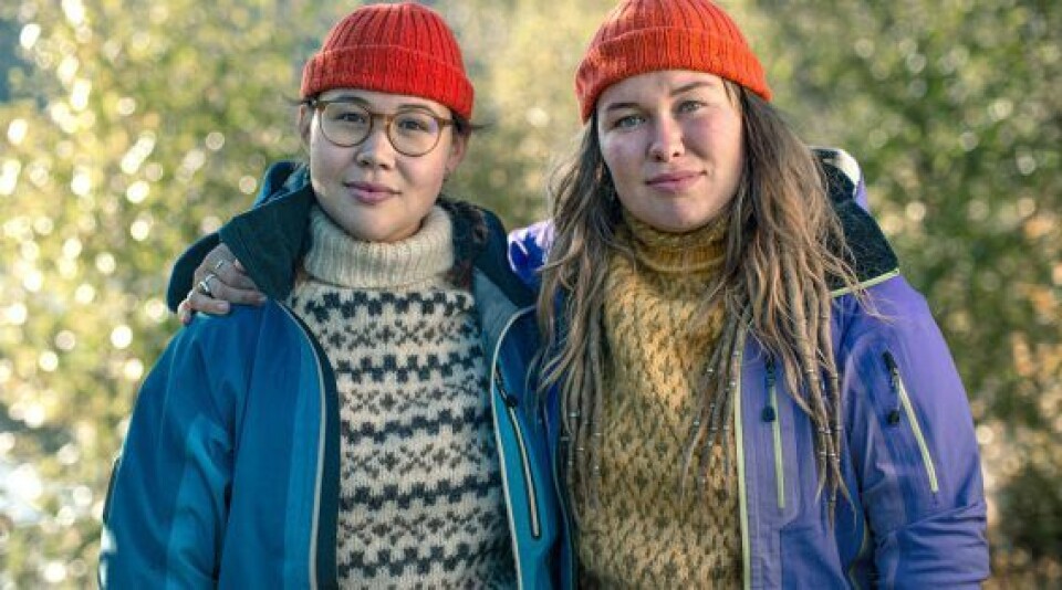 Ester og Anna-Caroline mødtes gennem fælles kærester. Men det viste sig, at de matchede bedre som veninder end sammen med fyrene, som de begge har skilt sig af med. (Foto: United/Dr) Ester og Anna-Caroline mødtes gennem fælles kærester. Men det viste sig, at de matchede bedre som veninder end sammen med fyrene, som de begge har skilt sig af med. (Foto: United/Dr)