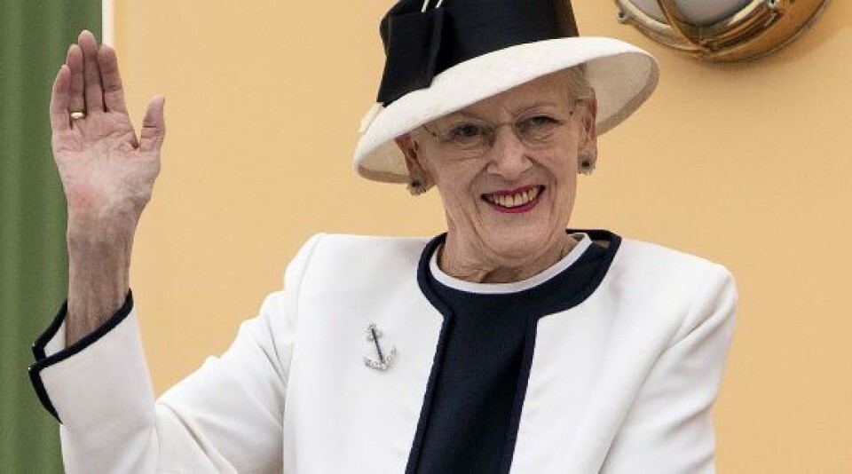 Dronning Margrethe ankommer til Aabenraa med kongeskibet Dannebrog i forbindelse med sit sommerophold på Gråsten Slot. (Foto: Peter Leth-Larsen) Dronning Margrethe ankommer til Aabenraa med kongeskibet Dannebrog i forbindelse med sit sommerophold på Gråsten Slot. (Foto: Peter Leth-Larsen)