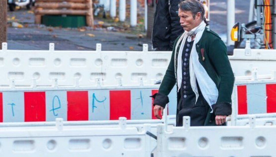 Mads, der i næste uge fylder 57, lod til at være helt i karakter allerede inden indspilningerne. (Foto: SplashNews.com / Splash News) Mads, der i næste uge fylder 57, lod til at være helt i karakter allerede inden indspilningerne. (Foto: SplashNews.com / Splash News)