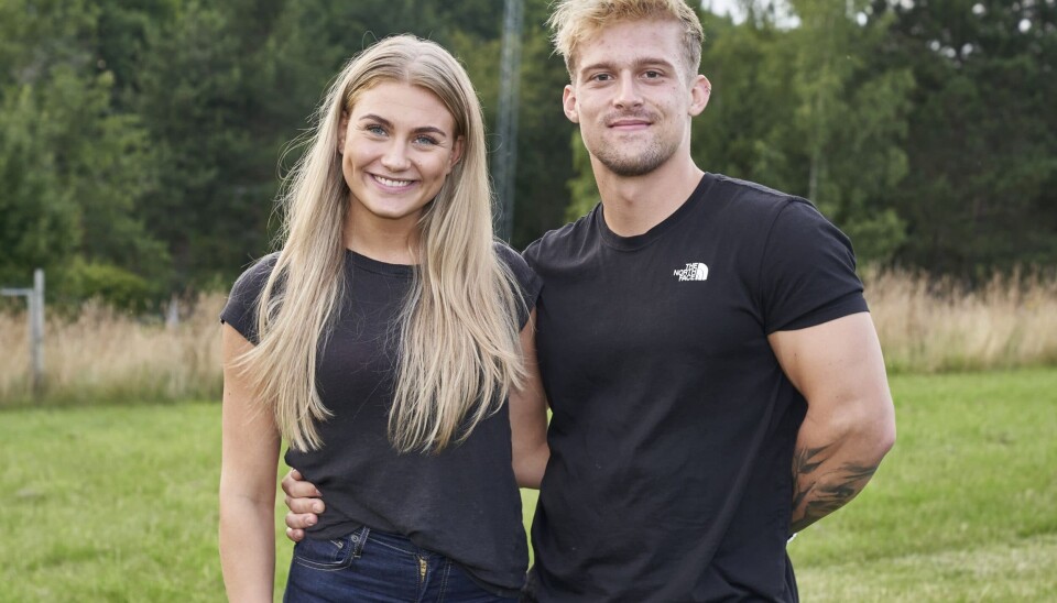 Mathilde og Robin bor sammen og har også hunden Theo. (Foto: Janus Nielsen)