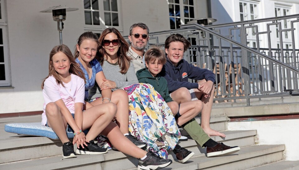 Kronprinsse Mary og kronprins Frederik sammen med børnene, prinsesse Josephine, prinsesse Isabella, prins Vincent og prins Christian (Foto: Kongehuset)