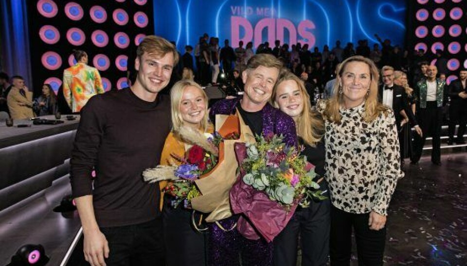 En lykkelig 'Vild med dans'-vinder sammen med Silas, Rebekka, Clara og Marianne. (Foto: Henrik R. Petersen)