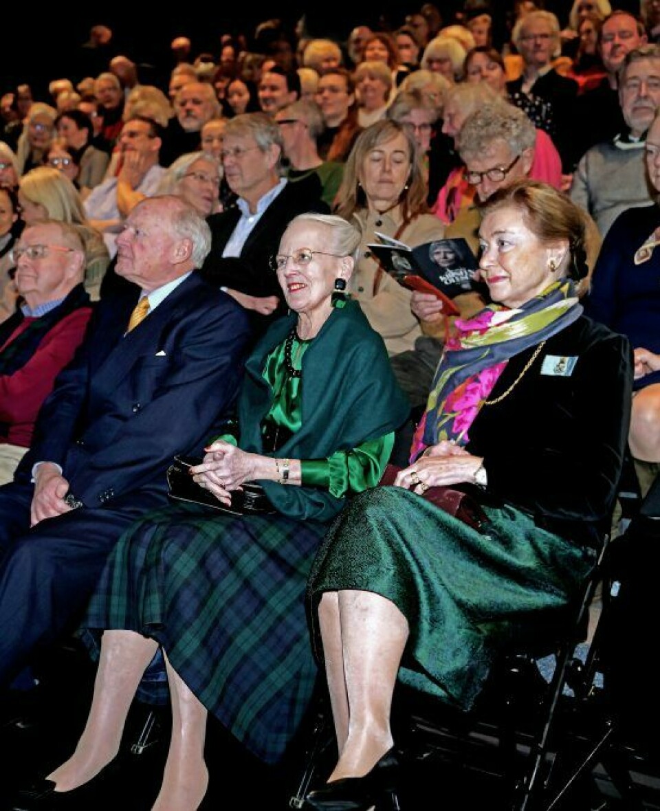 Dronningen nød forestillingen, der er baseret på et interview, som Brunhilde Pomsel gav som 103-årig i 2013. (Foto: Keld Navntoft)