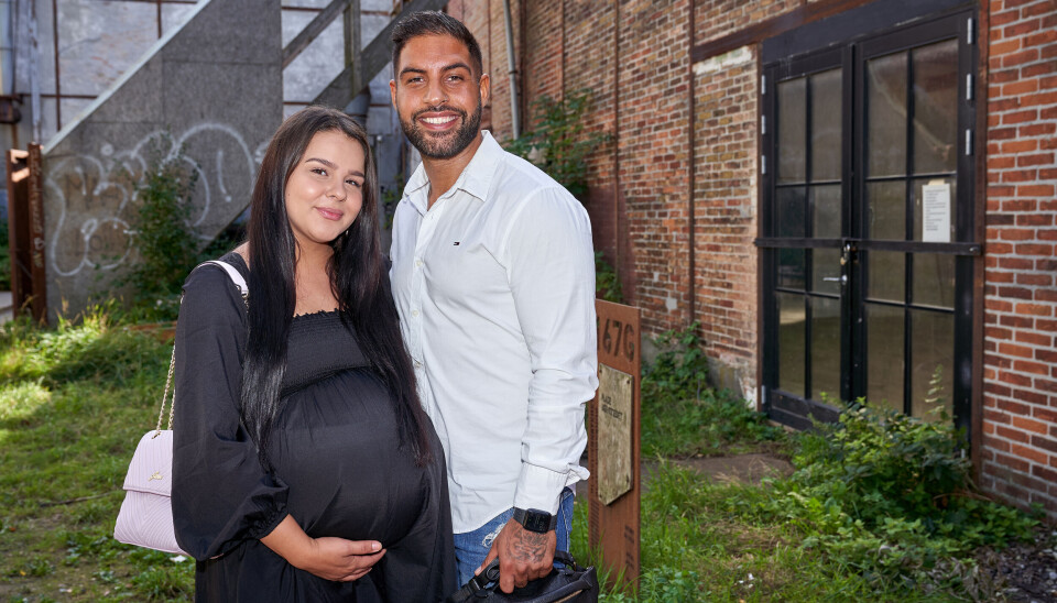 Elife var syv måneder henne, da Ninos tog afsted til 'Robinson', og de bød deres første datter Elia velkommen samme dag, som der var premiere på 'Robinson' (Foto: Janus Nielsen)