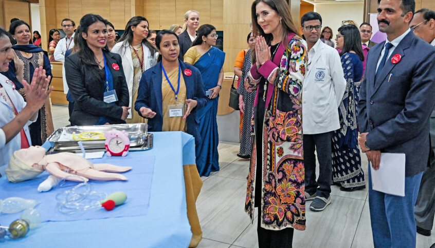 Som protektor for
Maternity Foundation
besøgte kronprinsessen
hospitalet All Indian
Institute of Medical
Sciences i New Delhi.
Her fik hun et indtryk af
arbejdet med graviditeter og mødresundhed.