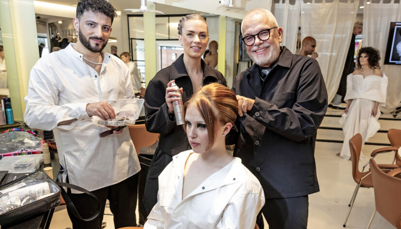Søren Hedegaard viste
på en model
de nyeste
tendenser
sammen
med salondirektør Anaïs
Brynée og
frisøren Mo,
der også
arbejder på
”Vild med
dans”.